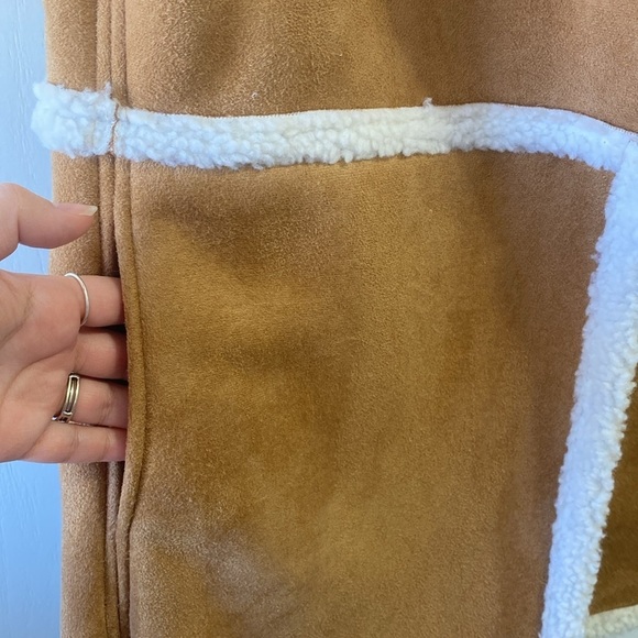 🚨Womens Maurices Brown Faux Suede Sherpa Trim Tan Vest - Picture 4 of 9